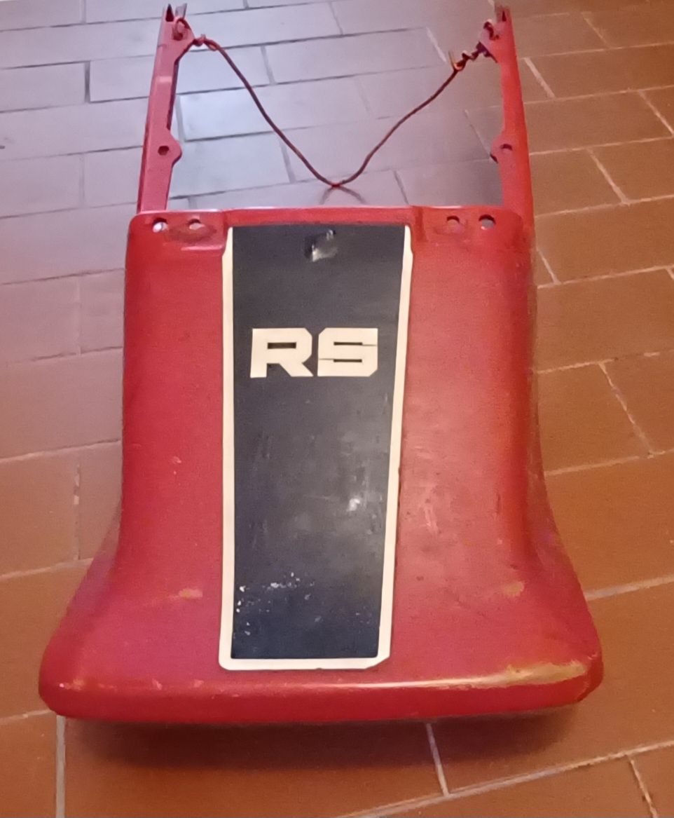 Honda RS 250, elemento traseiro de carenagem