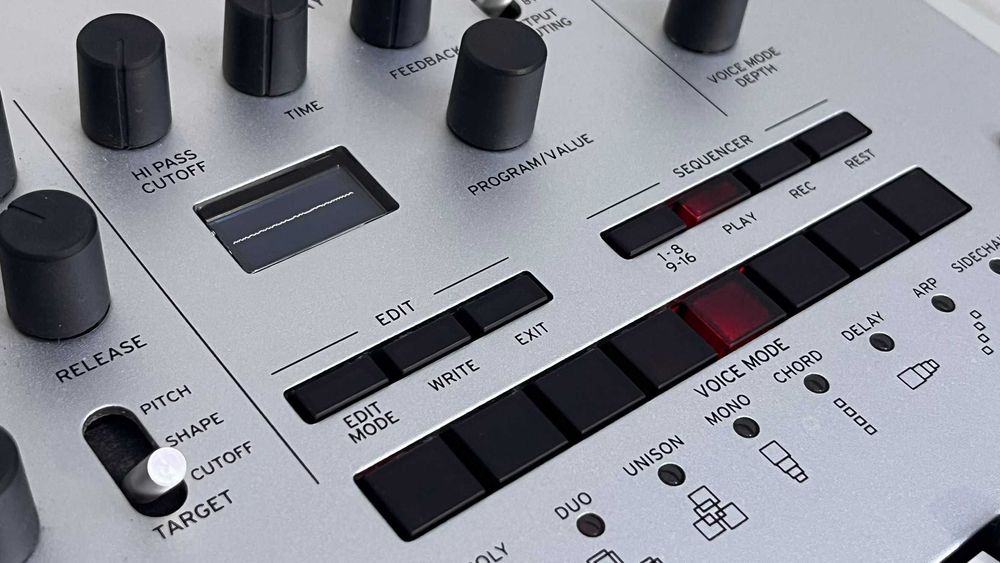 KORG Minilogue  - Syntezator analogowy