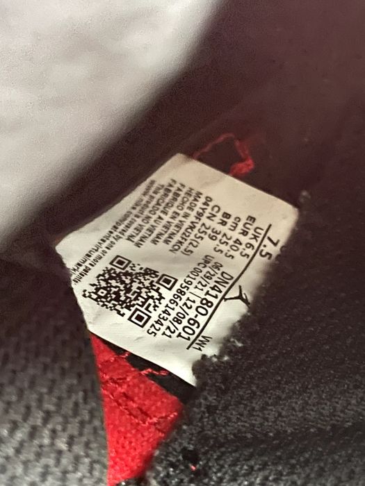 Buty Air Jordan 11 CMFT czerwone, praktycznie nieużywane, rozmiar 40,5