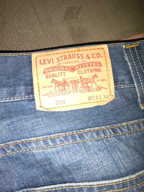 Levis 506 W 33 L 32 pas 90 cm.