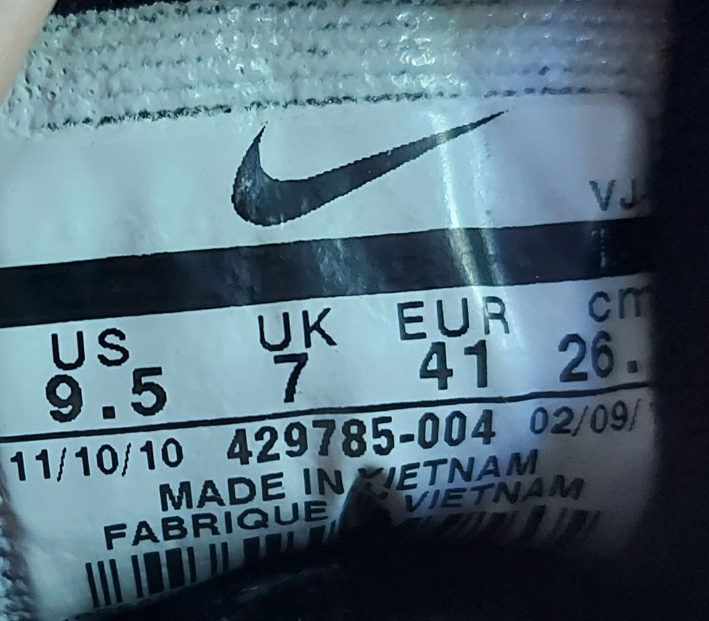 Кроссовки бігові фірми Nike free tr fit оригінал 

Стан класний 

Розм