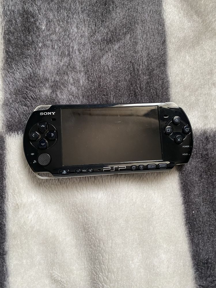 Platstation Portable (PSP) + gry