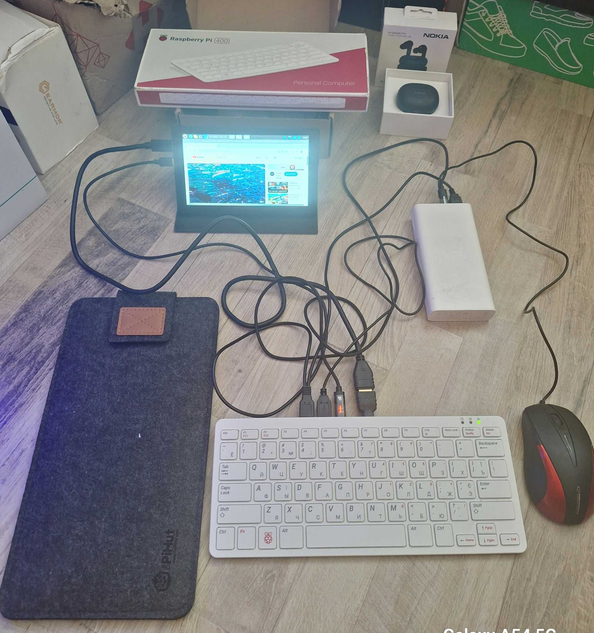Raspberry Pi 400 + Сенс. монітор з динам. + навуш + мишь+ SD 64 gb