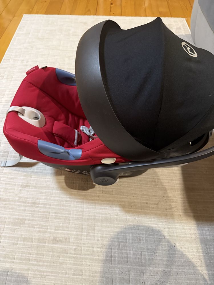 Автокрісло Cybex в червоному кольорі стан  9/10 якшо є питання пишіть)
