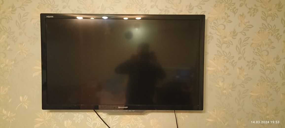 Продам телевизор sharp LC-40LR540E
