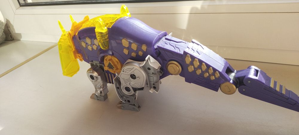 Робот Dinobots в хорошому стані