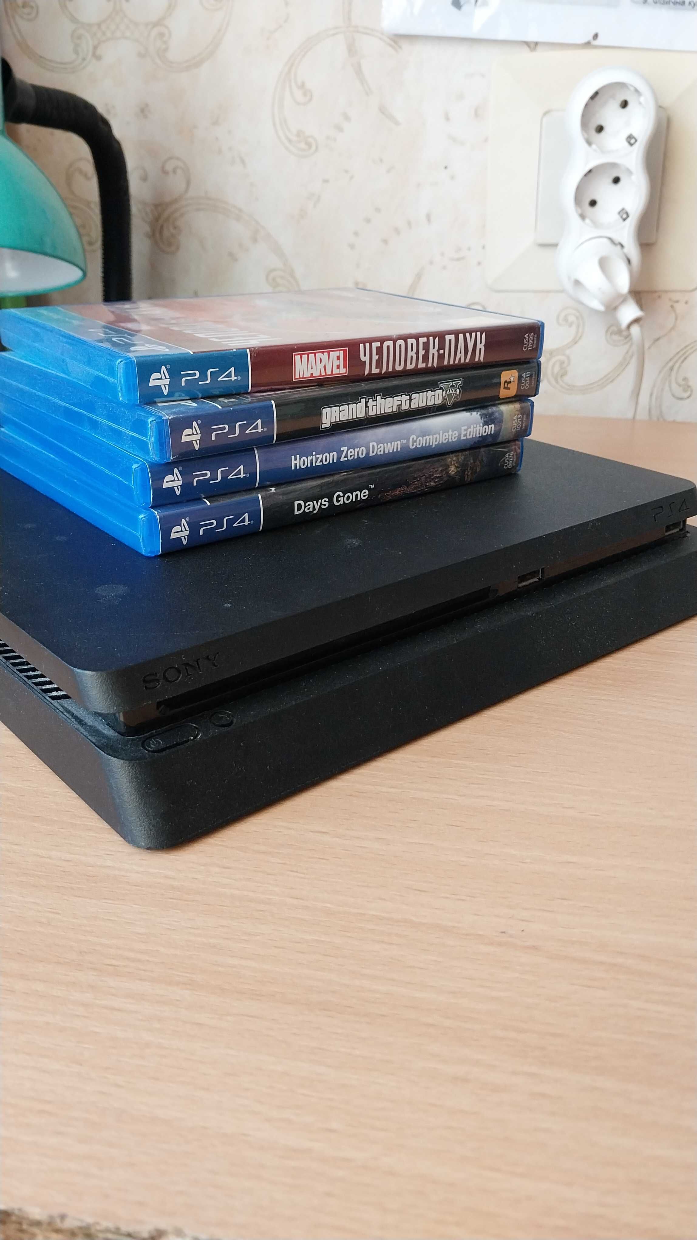 Приставка Sony PS 4 Slim 1Tb 2 джойстика, наушники, диски