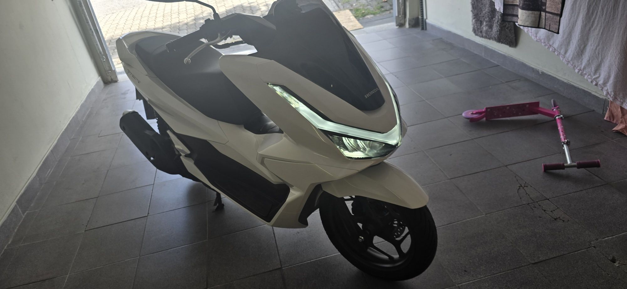 PCX. DX 2025 como nova