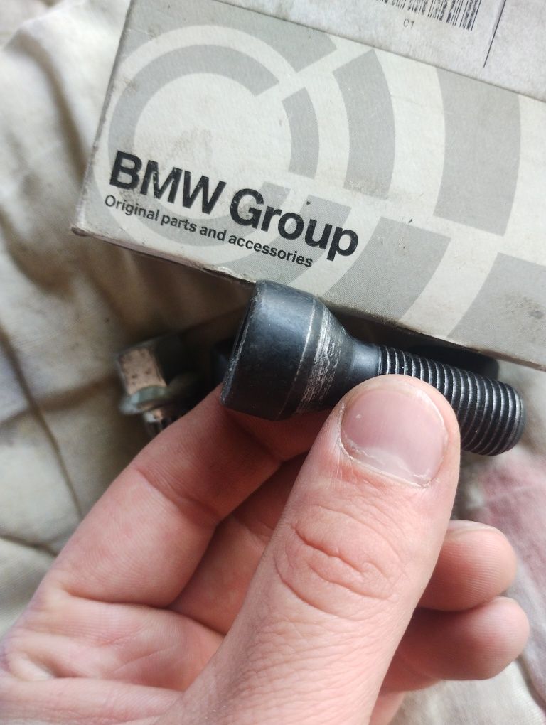 BMW komplet śrub zabezpieczających oryginalnych