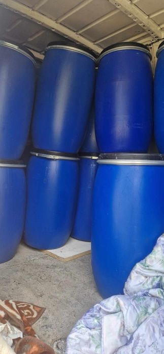 Bidoes com tampa e ar