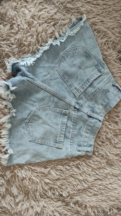 Джинсові шорти на дівчинку