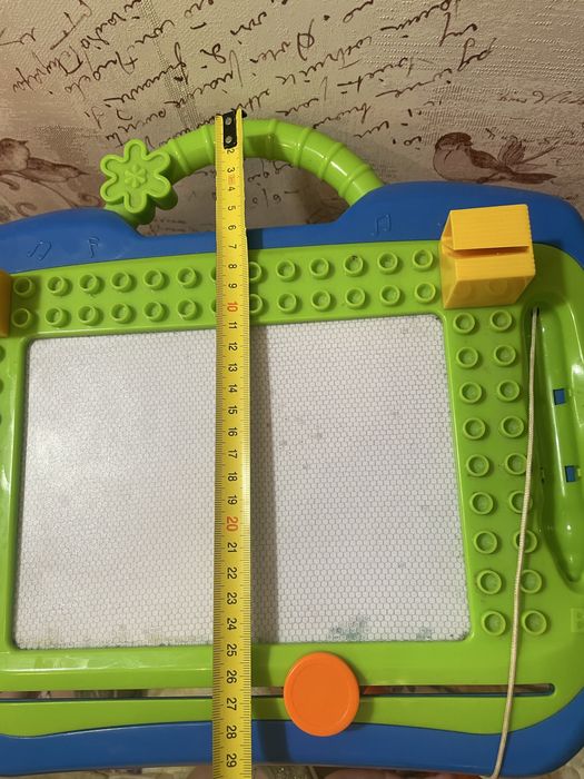 детский столик для рисования с цветной магнитной доской