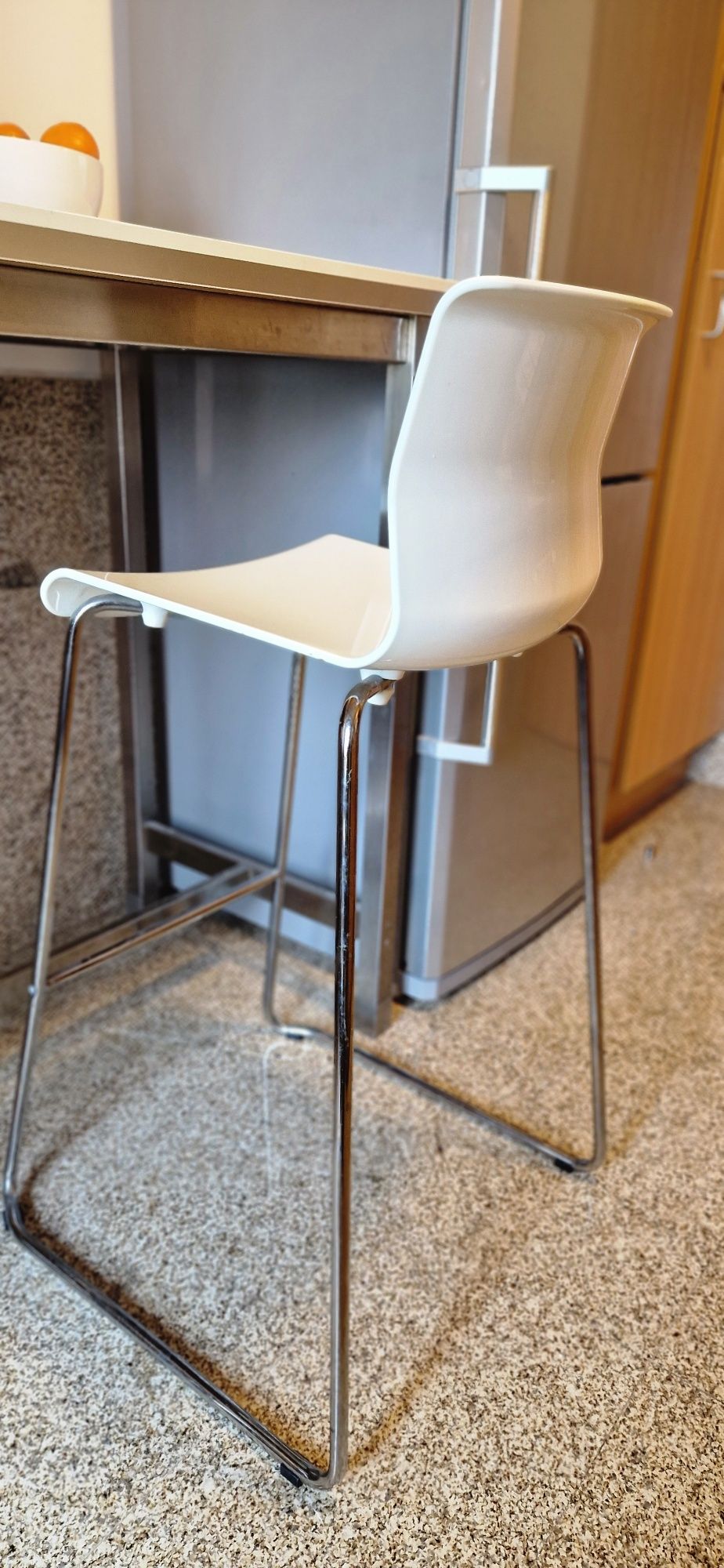 2 cadeiras altas ikea