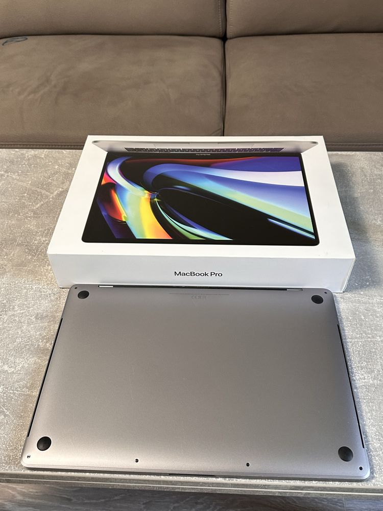 MacBook Pro 16” (2019, Intel i7 / 16GB / 512GB)