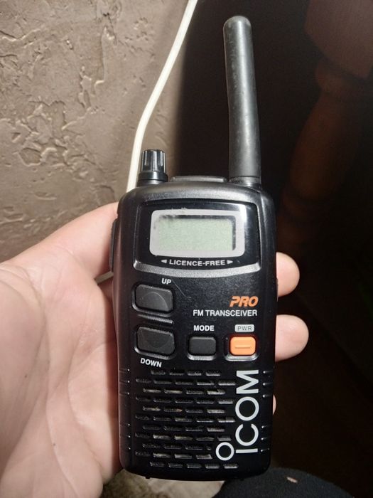 портативна рація IC-4088