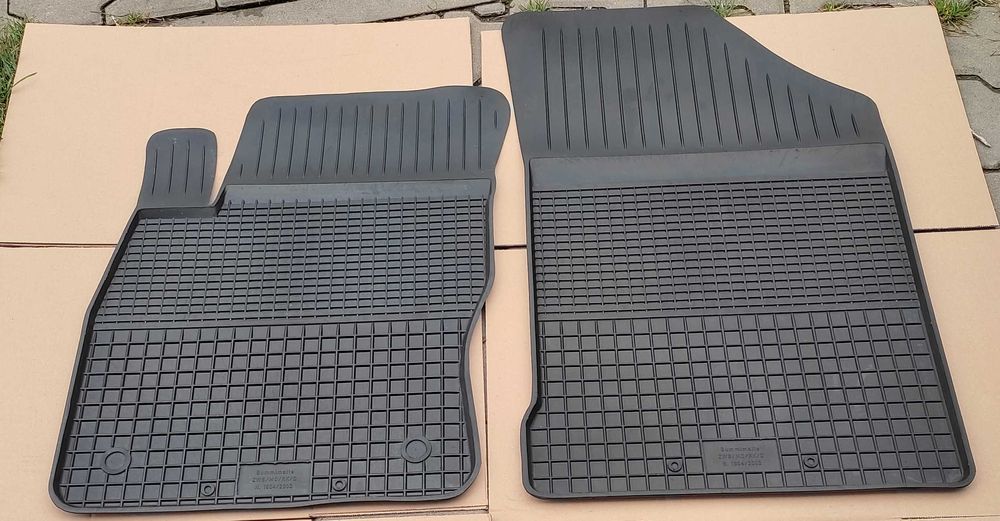 DACIA DOKKER NOWE Dywaniki PRZÓD gumowe dopasowane korytka korytko