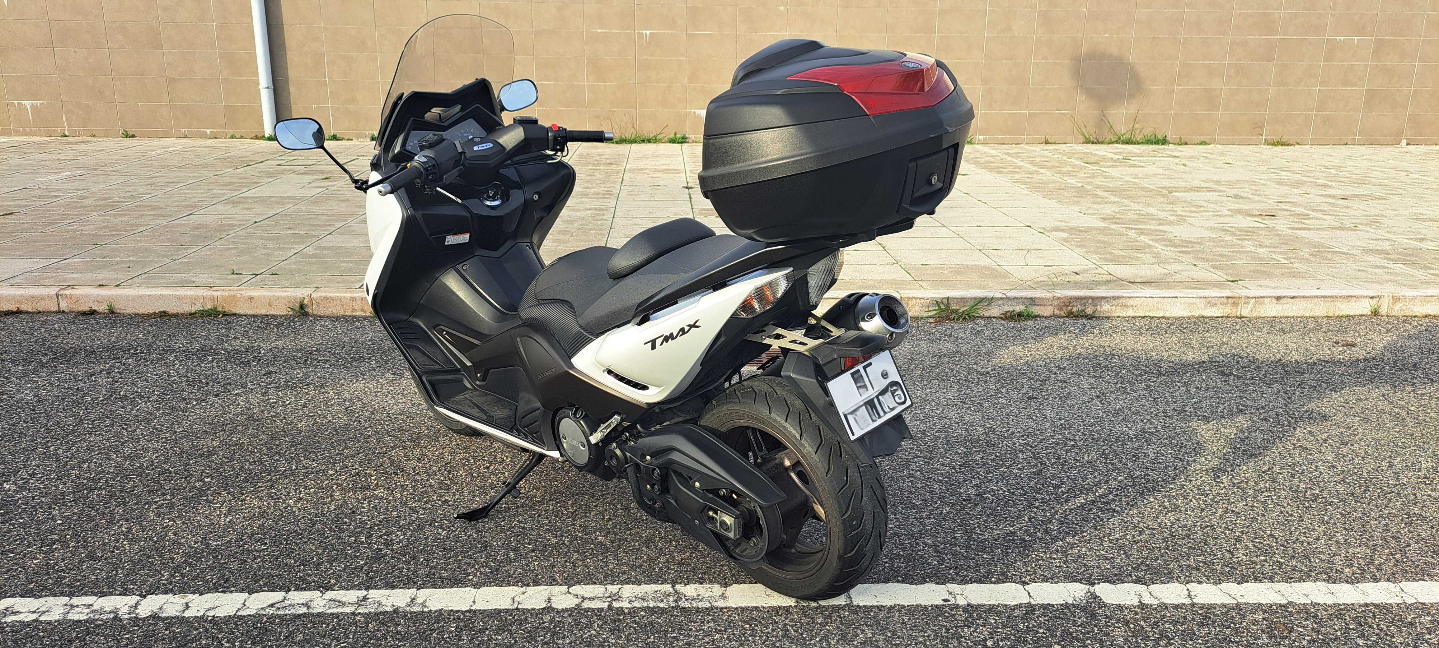 Yamaha T-Max 530cc - 2013 – Estimada, com revisão feita e extras!