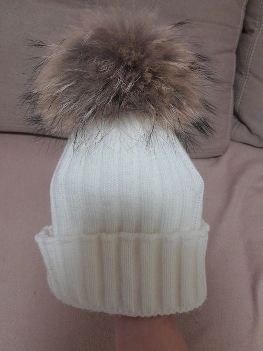 Шапка жля дівчинки 52-54 на 5-7 років біла на флісі натуральне хутро