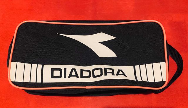 Стильная сумка рюкзак для обуви Diadora в идеале!