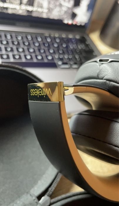 beats studio 3 cinza e dourados