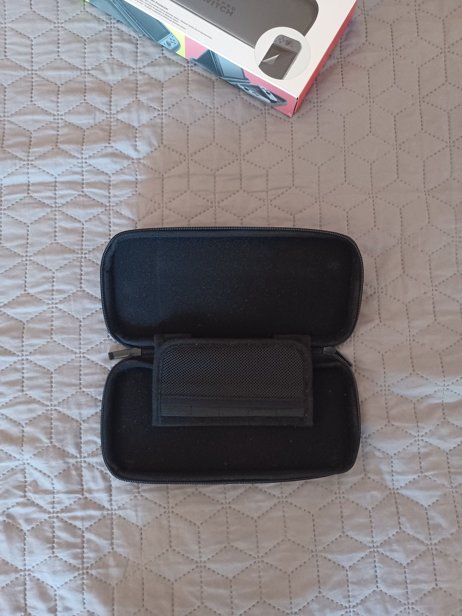 Nintendo Switch Neon + Bolsa Oficial + Caixa e Acessórios — Como Nova!