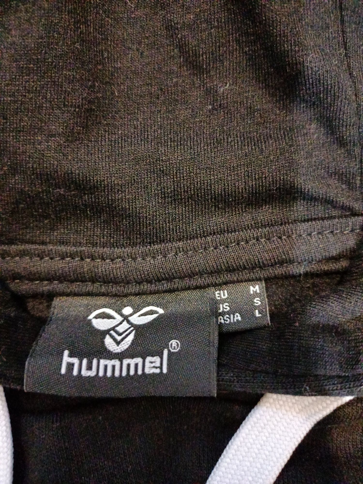 Sprzedam czarną bluzę Hummel rozmiar M