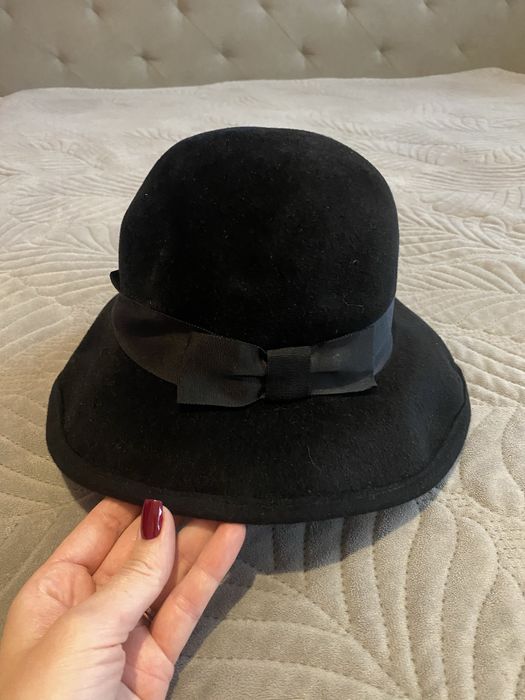 Шляпки женские  бардо и черная