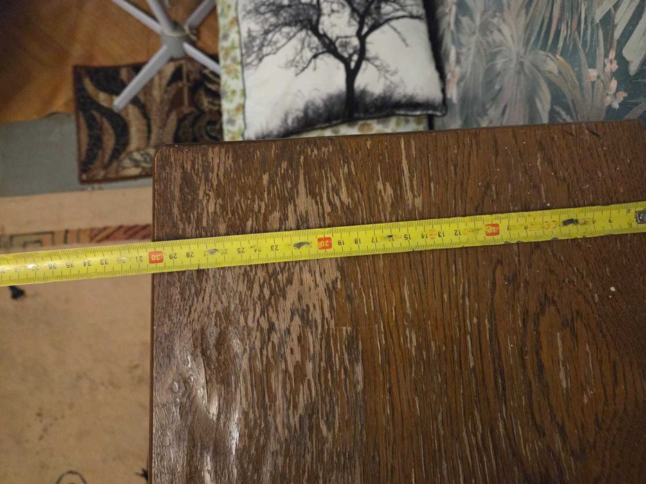 Stylowa szafka na drobne rzeczy albo buty