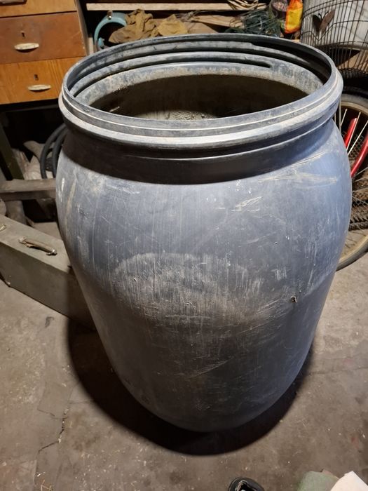 Продам пластикові бочки