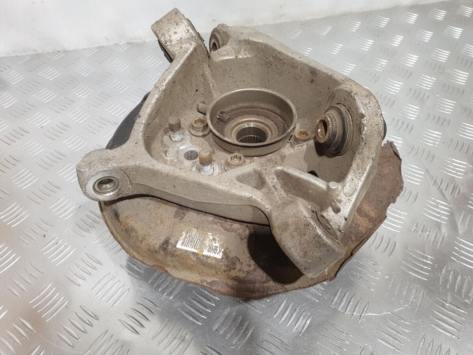 Кулак задний правый ступица под замену  4230430090  Lexus разборка