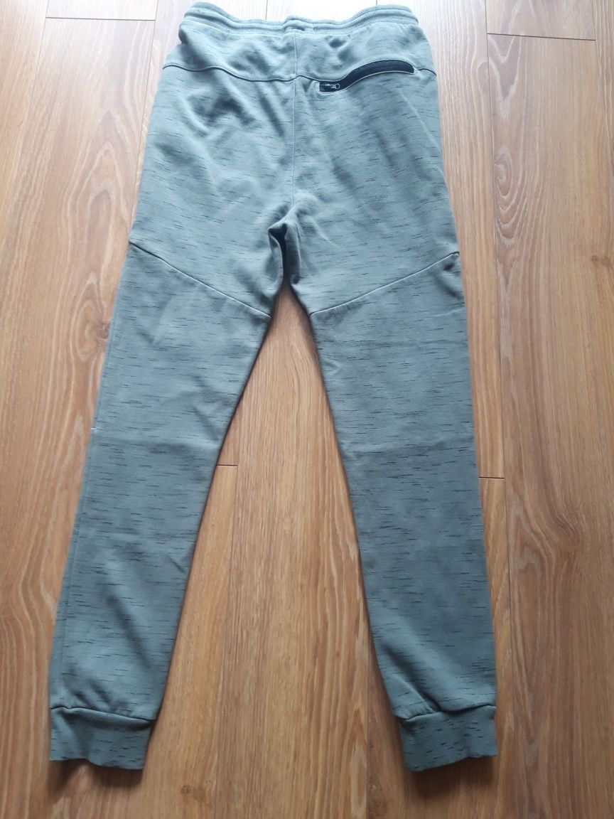 Spodnie dresowe Reserved r. 164