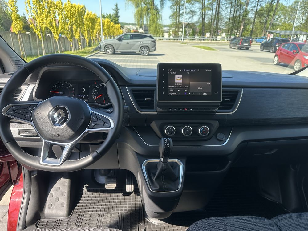 AUTOMAT 9 - osobowy Renault Trafic