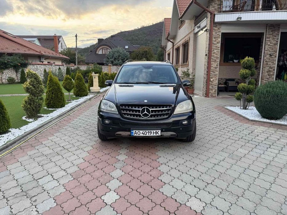 Продається Mersedes ML 320 випуск 2006 року, торг можливо