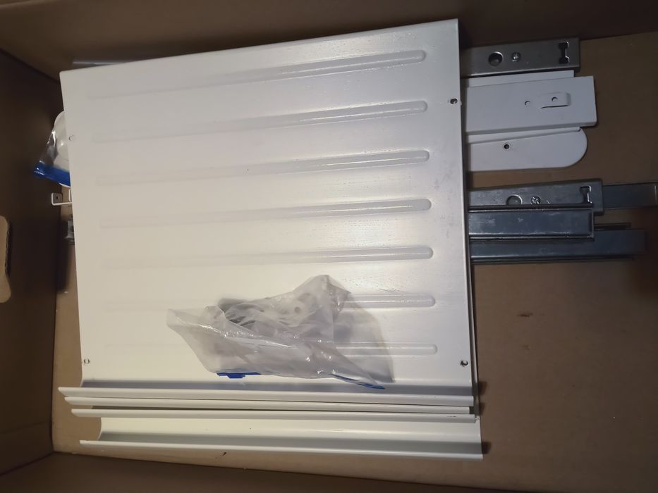 Dwie półki na buty. Ikea komplement do systemu pax.