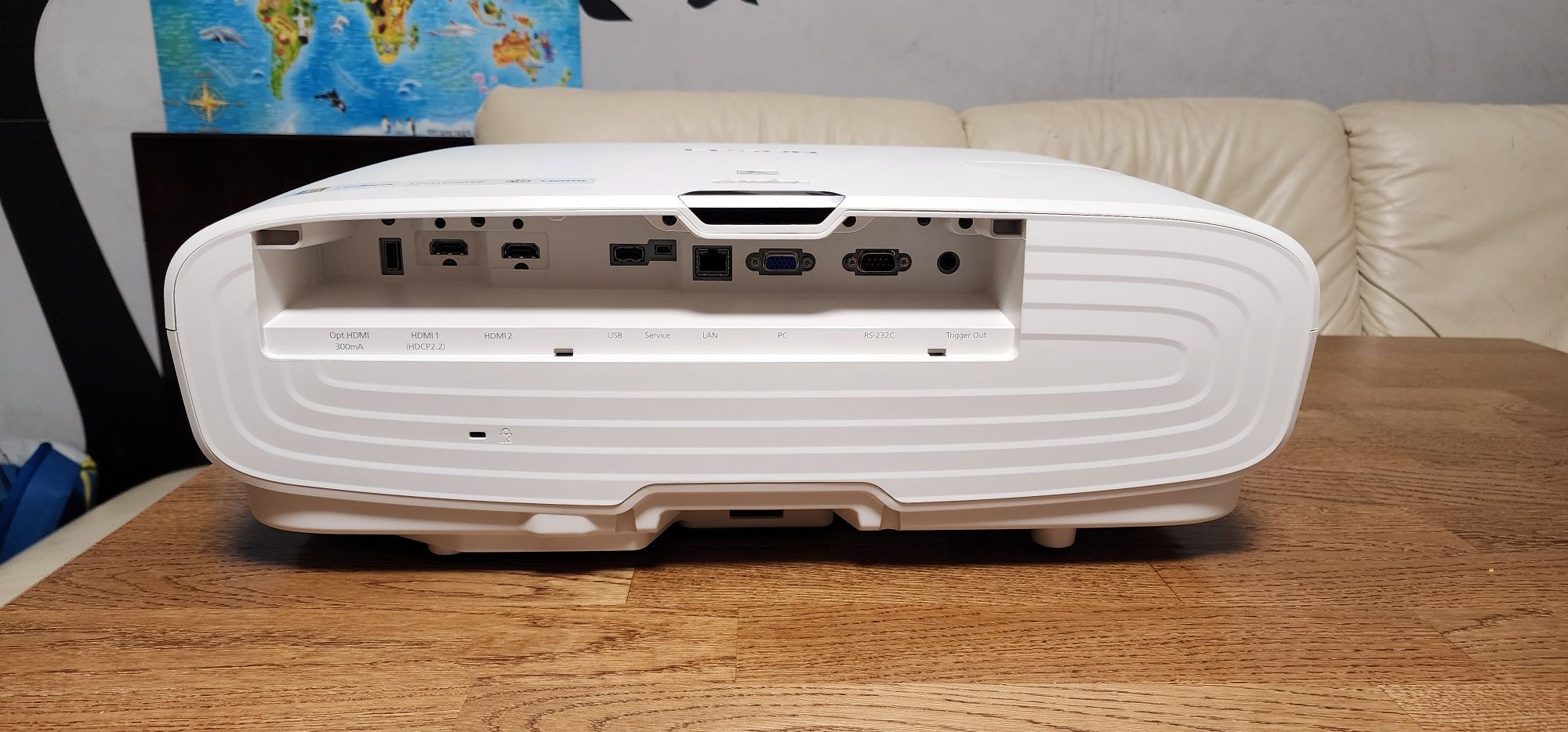 Проектор EPSON 5040ub 4K PRO-UHD 1000000:1 EH-TW9300