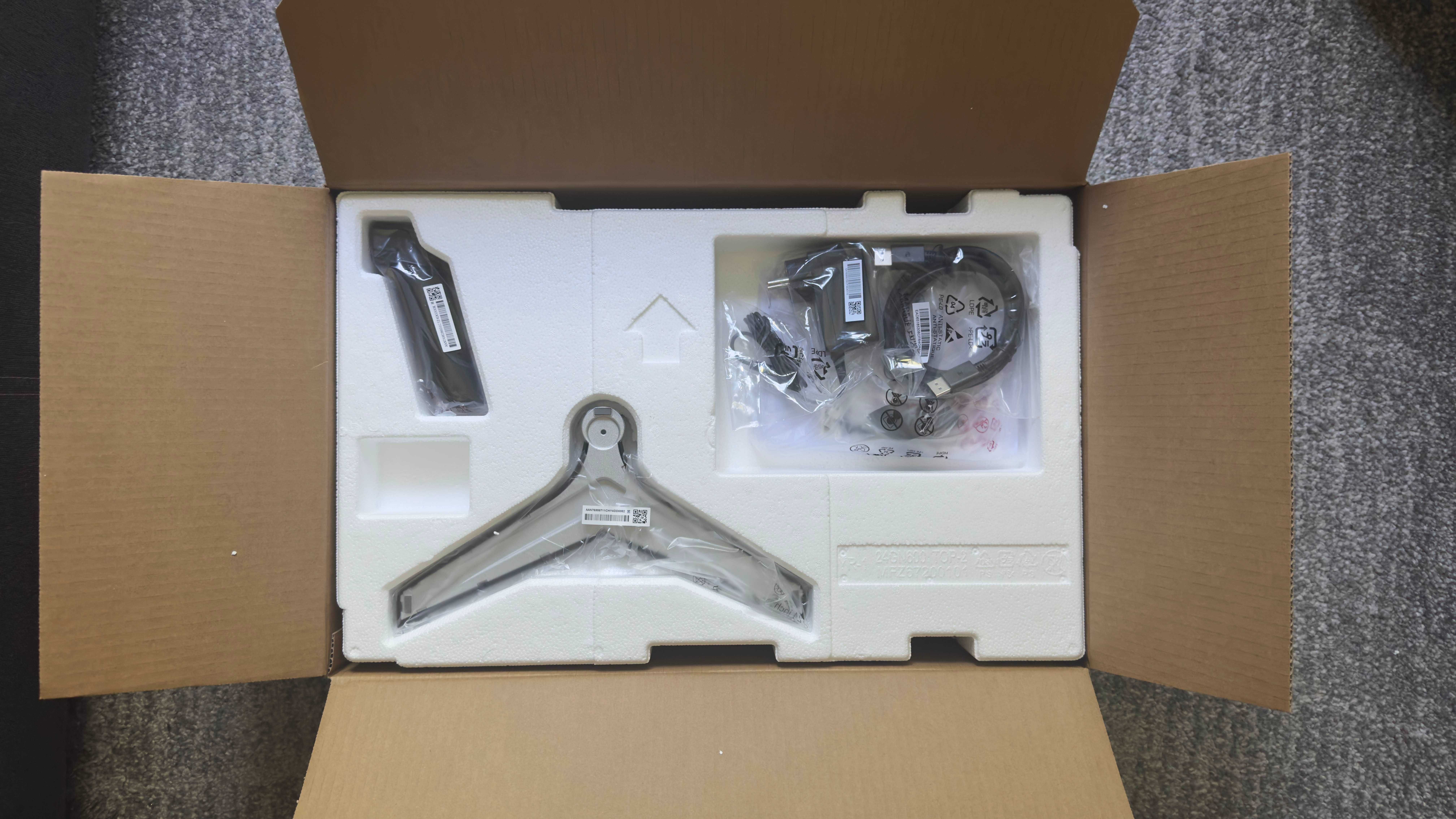 Monitor LG UltraGear 180Hz 1ms IPS