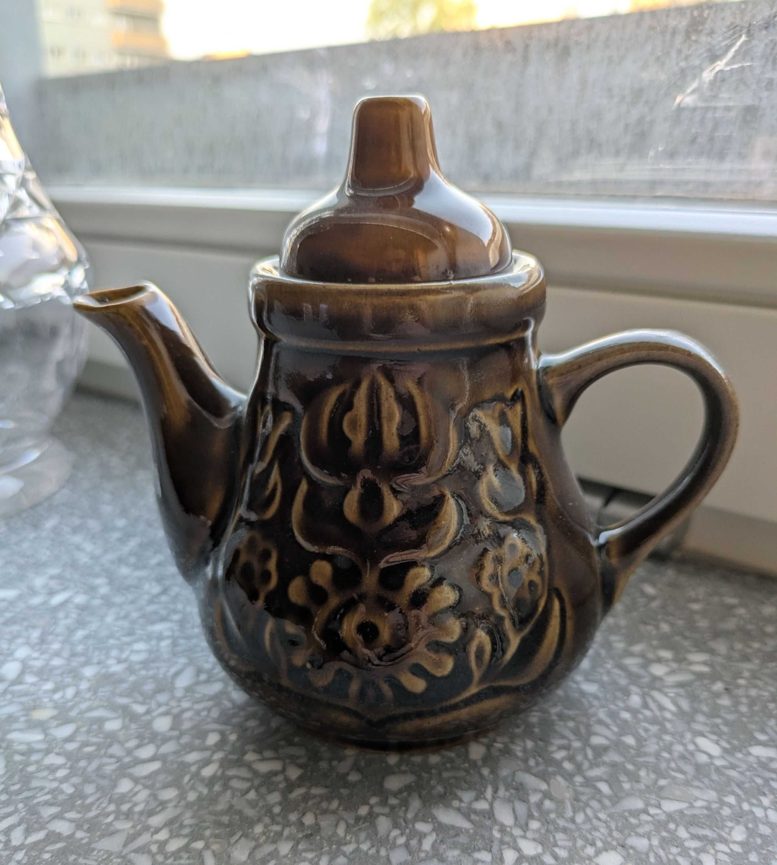 PRL czajniczek/ imbryk porcelitowy