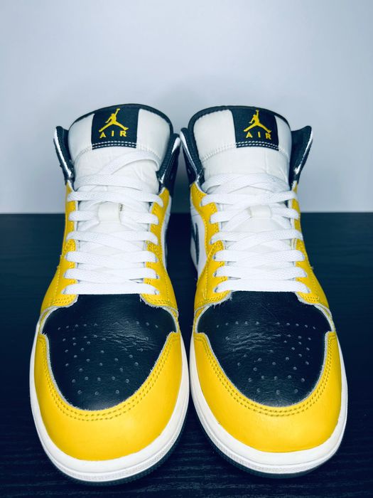 Кросівки Air Jordan 1 Mid 42.5 27см