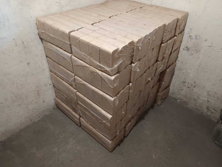 Brykiet RUF dębowy 60 paczek x 12szt + 30 worków z drewnem