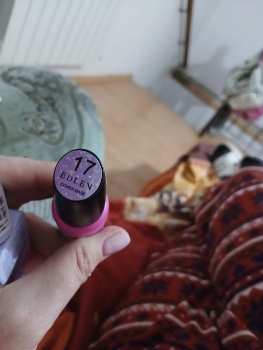 База та лаки,банки майже повністю,ДНК та Едлен