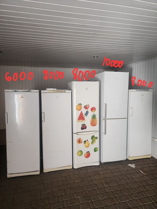 Продам холодильник indesit.