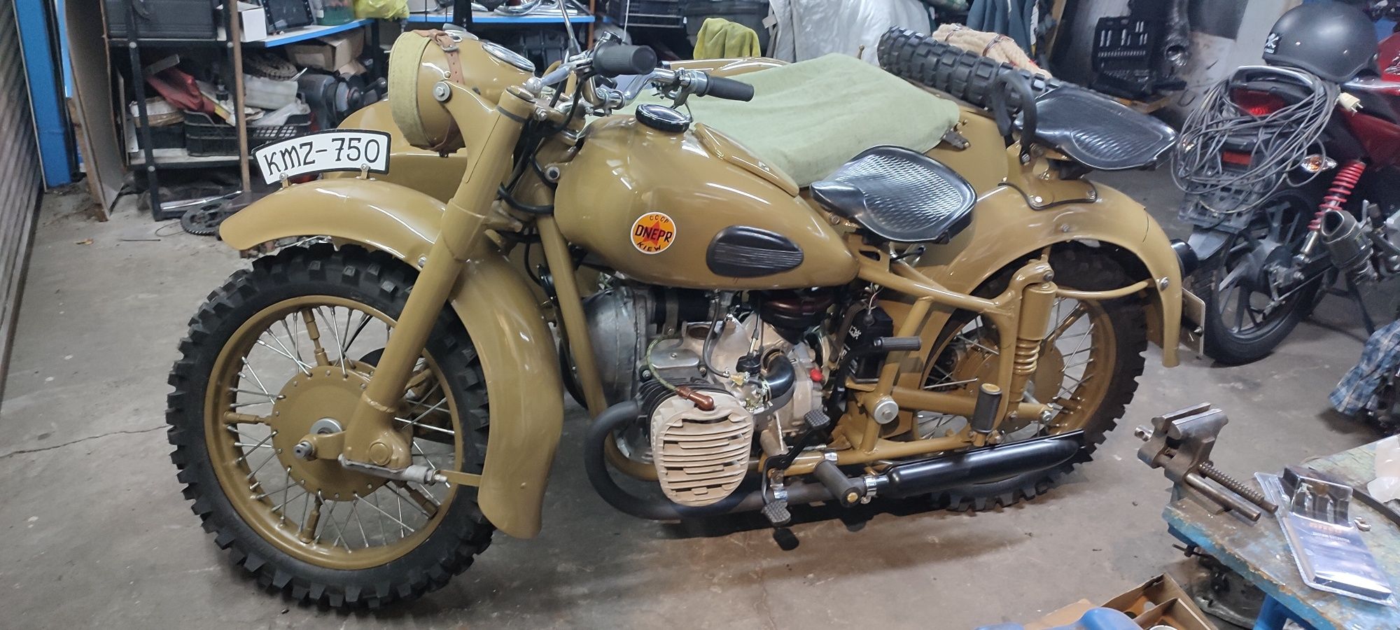 K-750 motocykl z wózkiem kmz ural dniepr m72