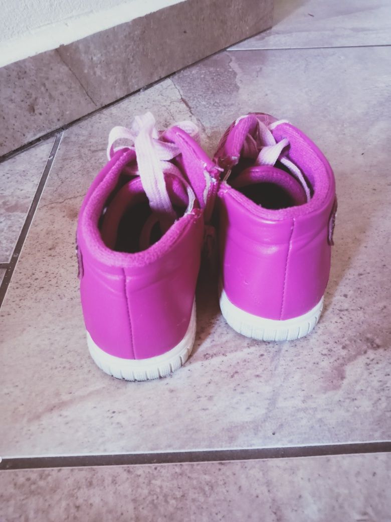 Różowe buty dla dziewczynki za kostkę na zamek