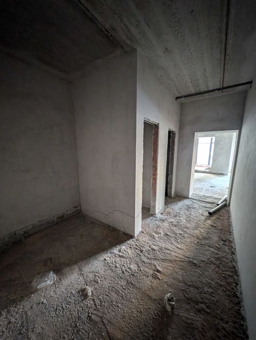 Комерція під бізнес у готовому будинку.