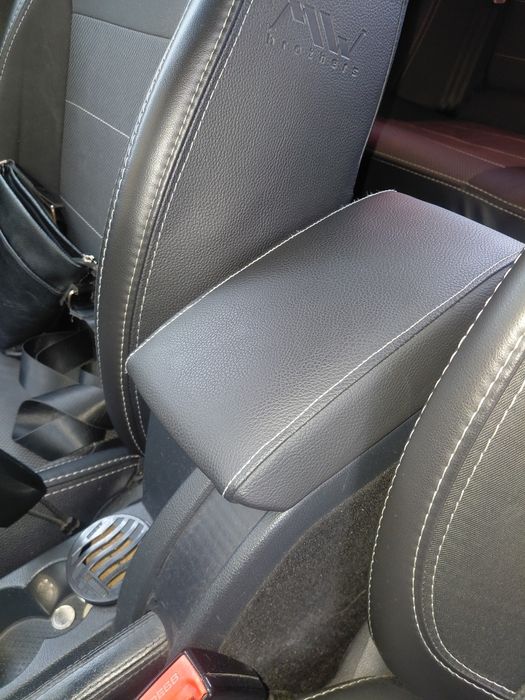 Чехол на подлокотник авто универсальный