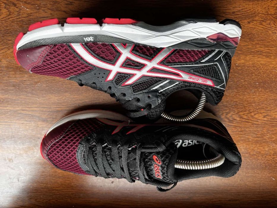 Кросівки 36 розмір ASICS Gel-Zone оригінал