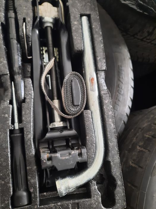 Органайзер запасного колеса шкода сеат фольксваген ауді