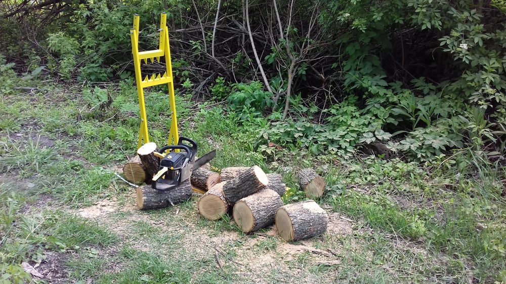 Стенд для різки дров. Козел для дров. Тримач для різання колод. Дрова