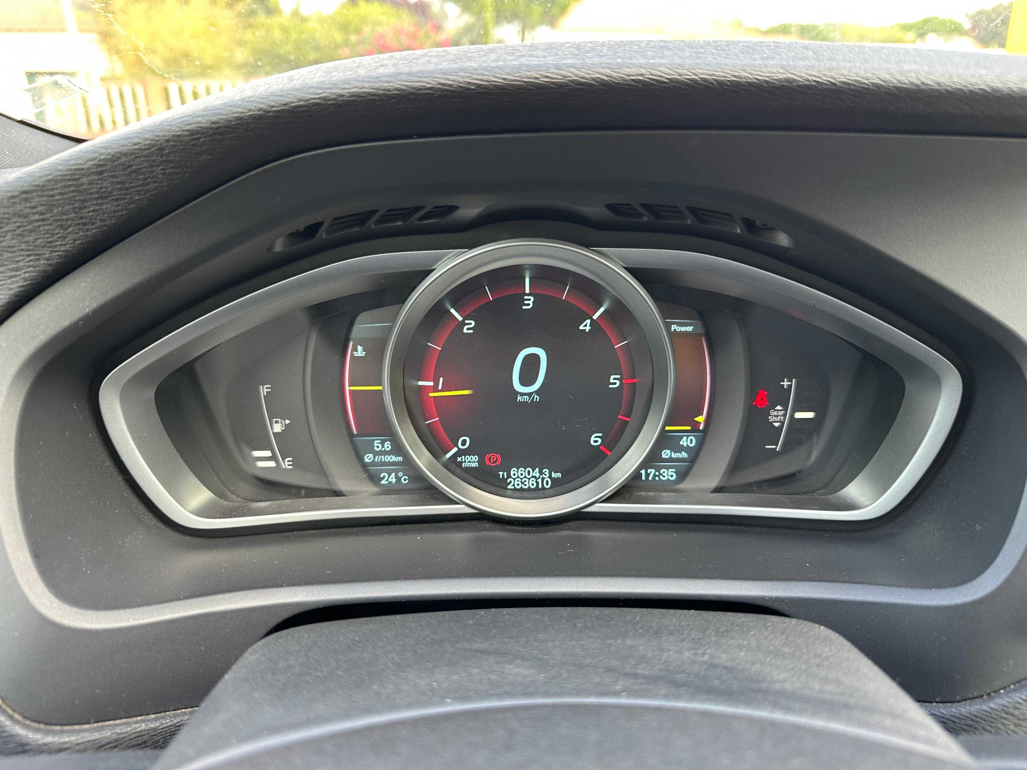 Volvo V40 D2 Summum R-design