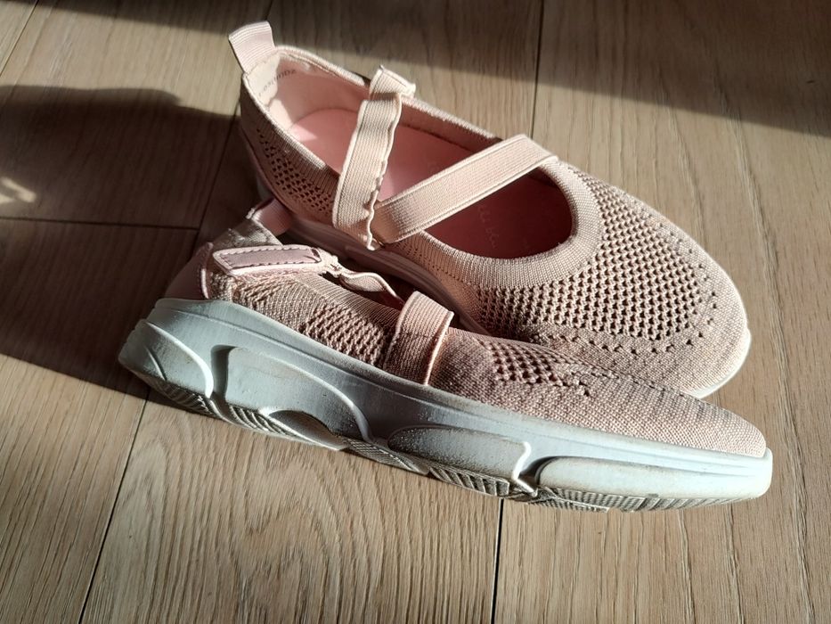 Śliczne butki z oddychającej tkaniny